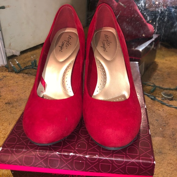 Red Heels - Picture 3 of 3